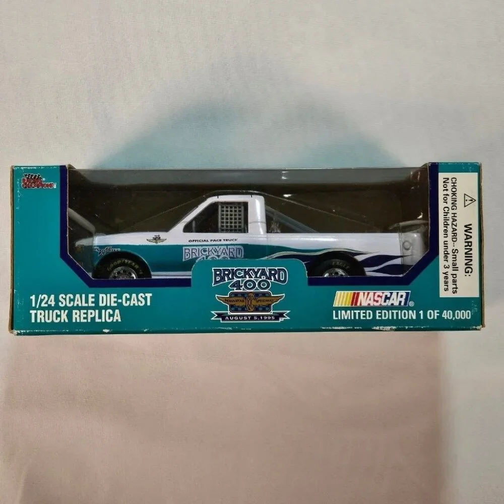 NASCAR Brickyard 400 August 5 1995 1:24 Scale Die Cast Official Pace Truck - NIB